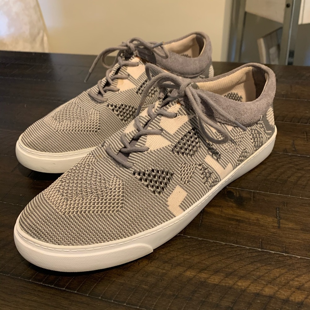 Clark grey and pink tennis sneakers